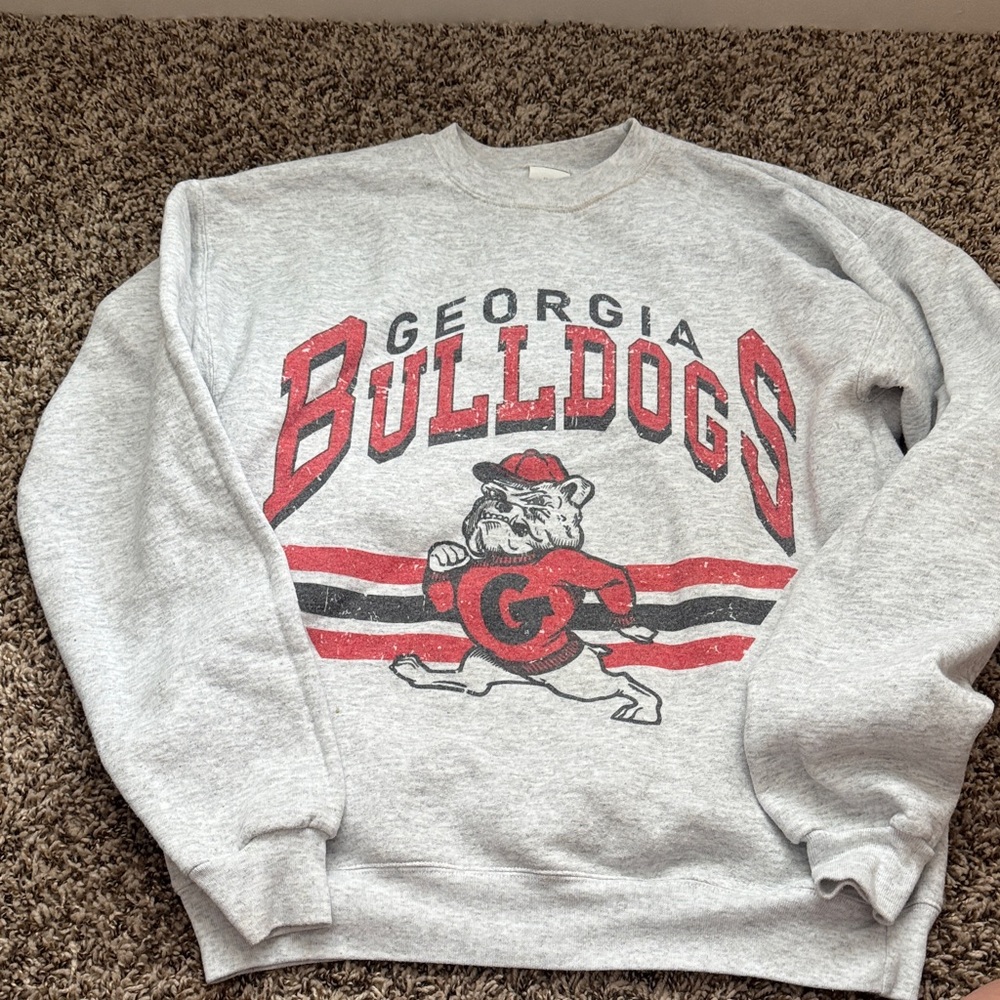 Hanes Gray Crewneck Sweatshirt with Red & Black Georgia Bulldogs Graphics
